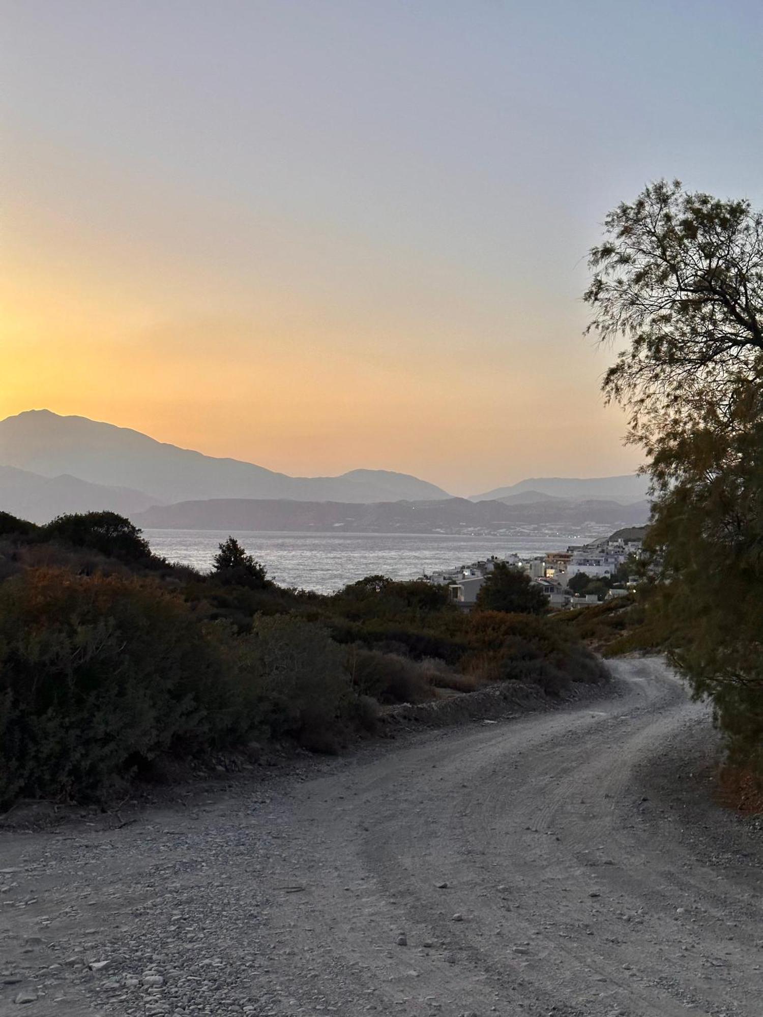 Komos Beach Estate Kalamaki  Eksteriør billede