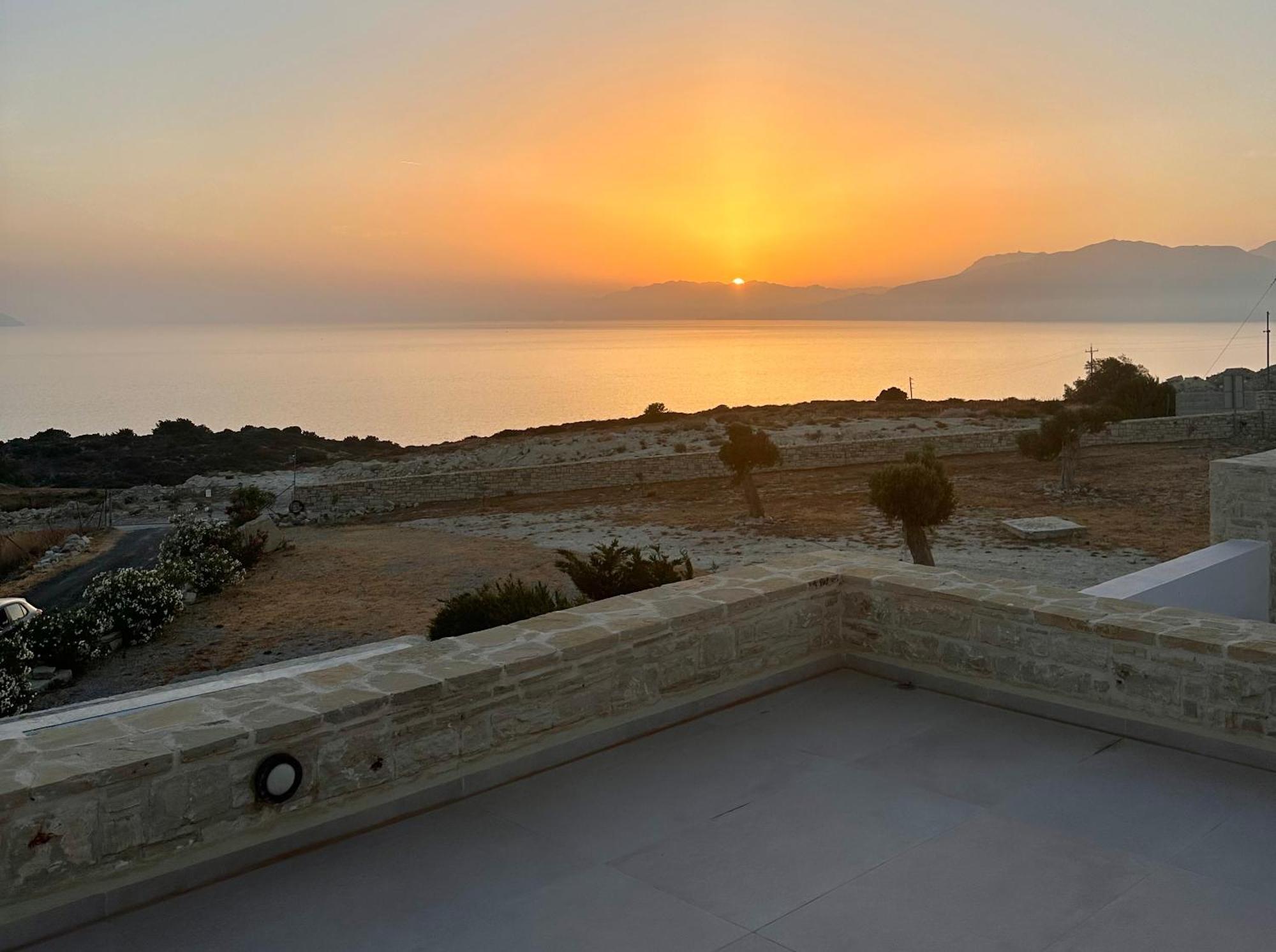 Komos Beach Estate Kalamaki  Eksteriør billede